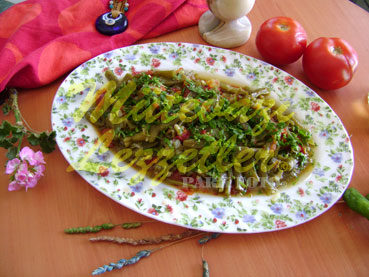 Fıştiriqli Qzanda Zeytunyağlı Təzə Paxla